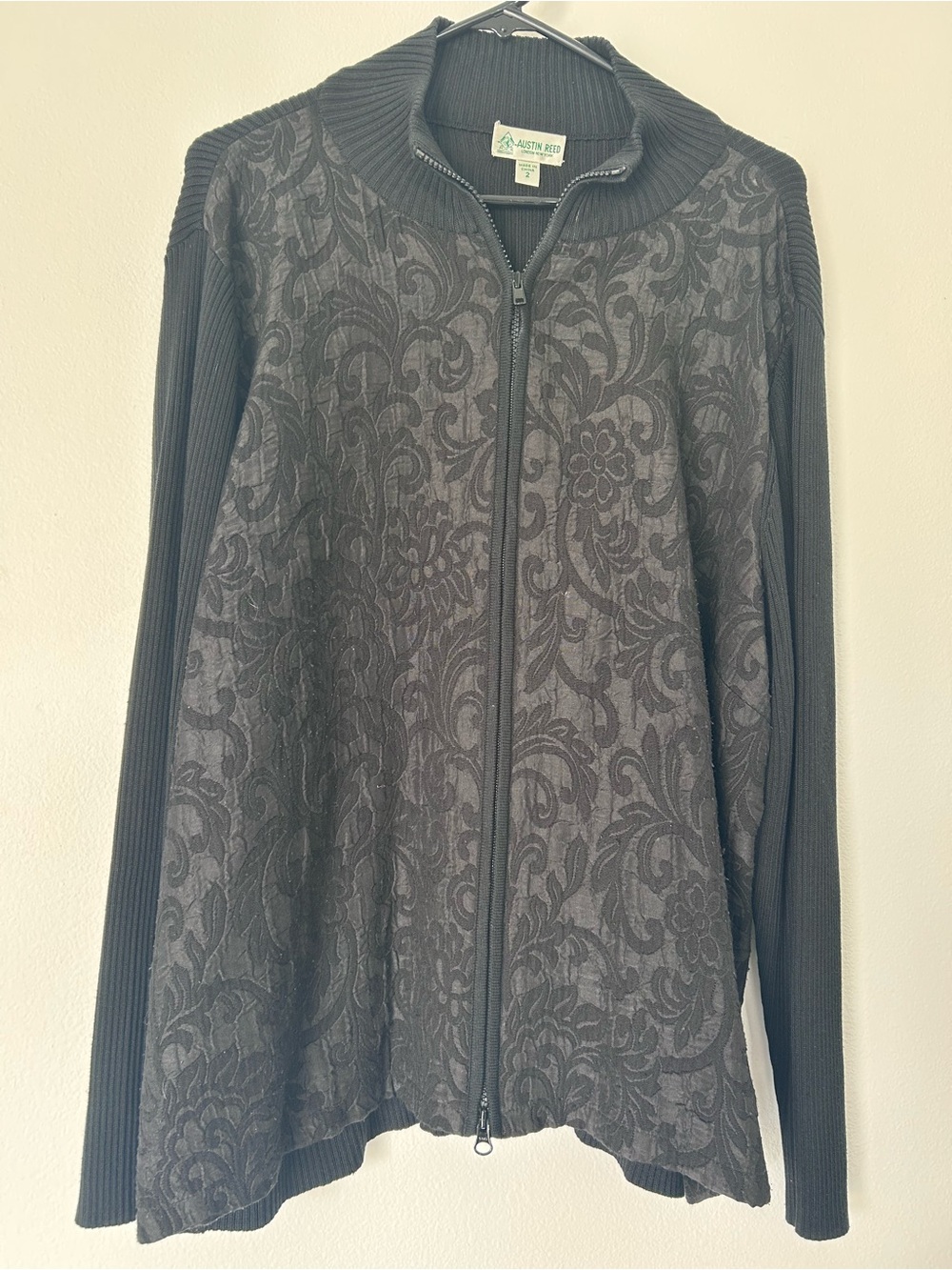 Austin Reed Women’s Black Silk Blend Zip-Front Floral Jacquard Cardigan Size 2